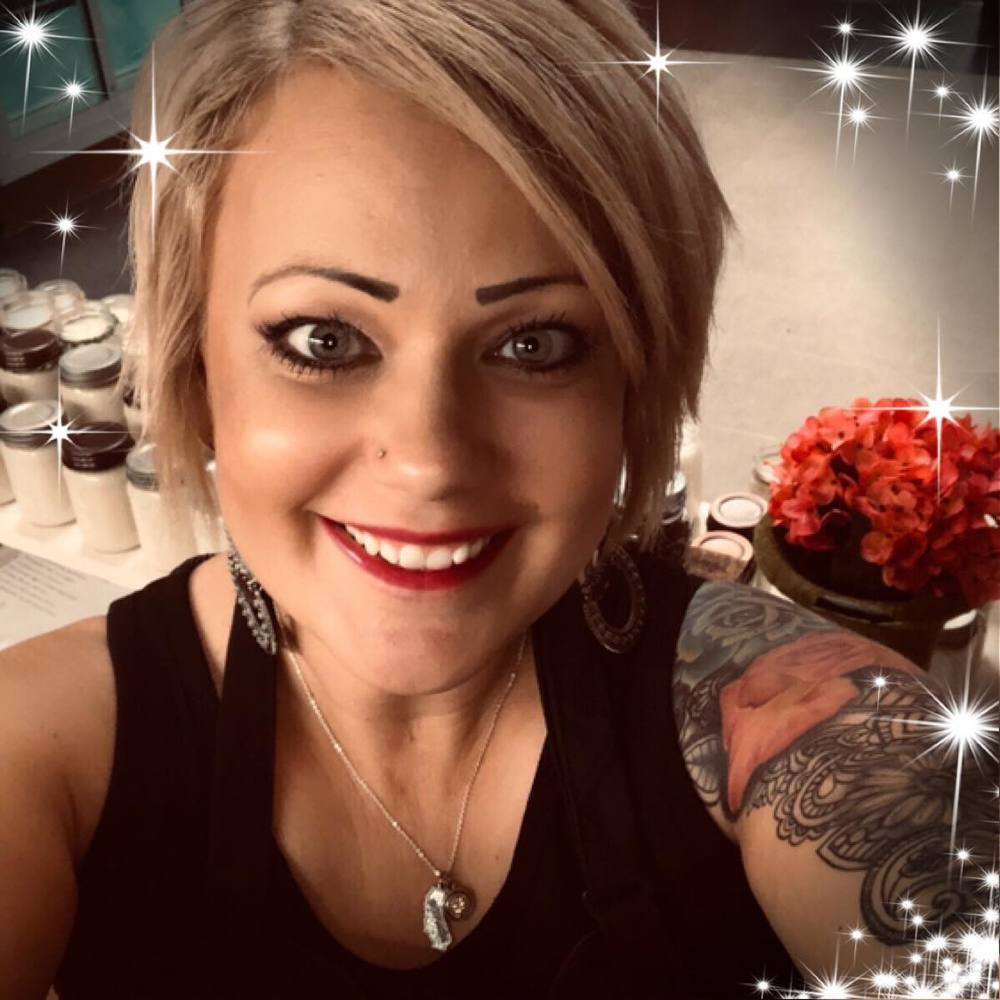 Meet your Posher, Danielle